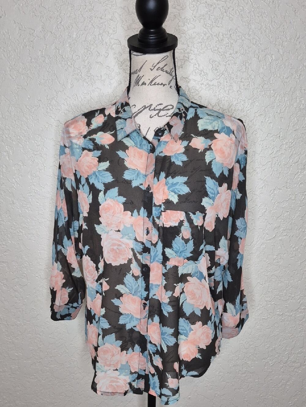 American Eagle Outfitters Sheer Floral Button Front Shirt Size M
